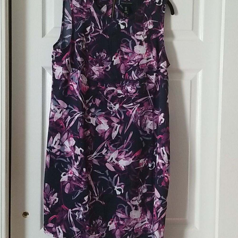 Size 12 Adrienne Vittadini sheath dress